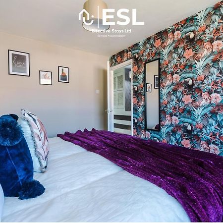 3 Bedroom House With Garden And Driveway Parking - Less Than 10 Mins From Chester City Centre エクステリア 写真