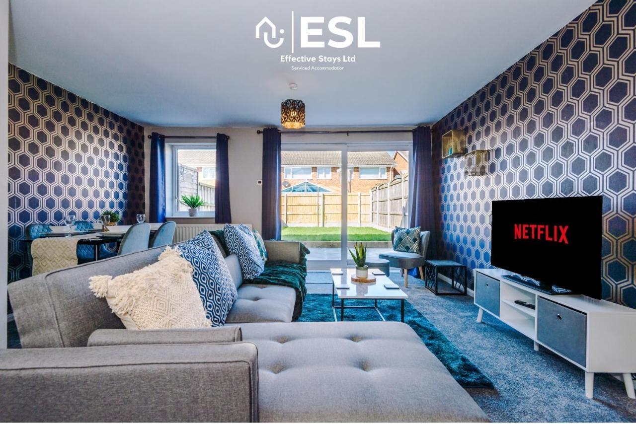 3 Bedroom House With Garden And Driveway Parking - Less Than 10 Mins From Chester City Centre エクステリア 写真