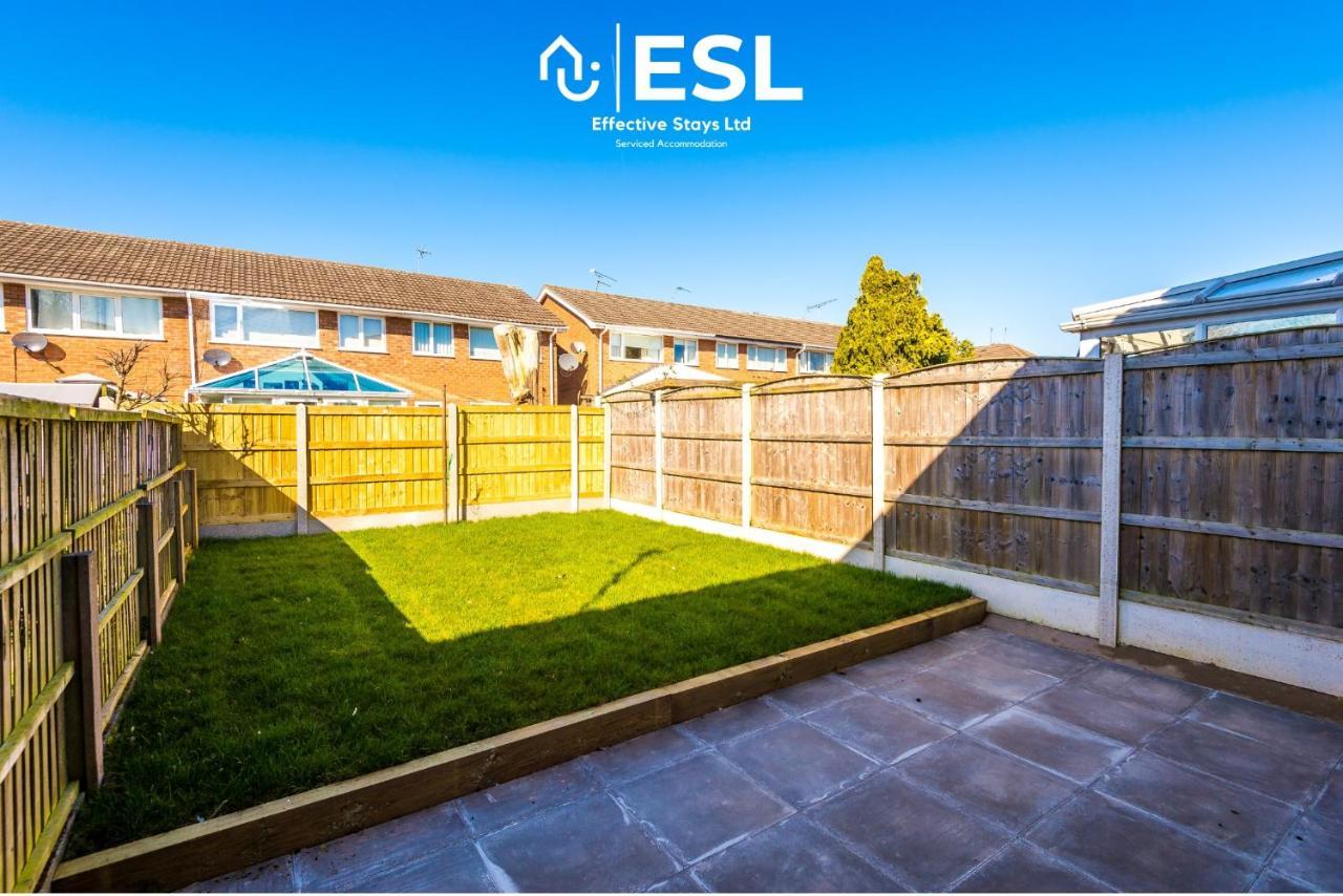 3 Bedroom House With Garden And Driveway Parking - Less Than 10 Mins From Chester City Centre エクステリア 写真