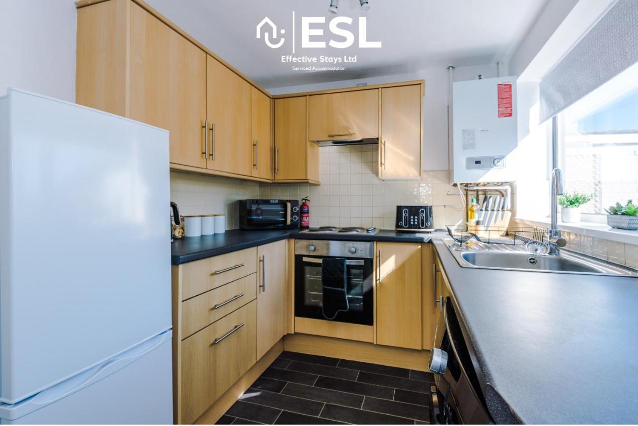 3 Bedroom House With Garden And Driveway Parking - Less Than 10 Mins From Chester City Centre エクステリア 写真