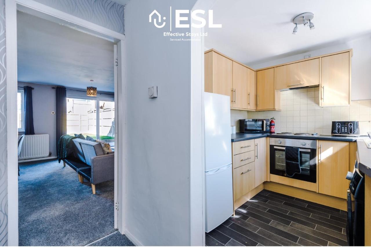3 Bedroom House With Garden And Driveway Parking - Less Than 10 Mins From Chester City Centre エクステリア 写真