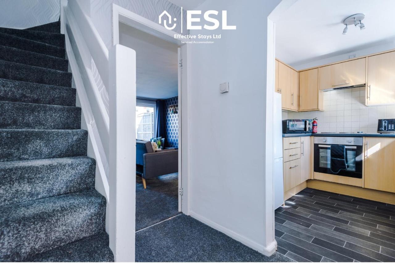 3 Bedroom House With Garden And Driveway Parking - Less Than 10 Mins From Chester City Centre エクステリア 写真