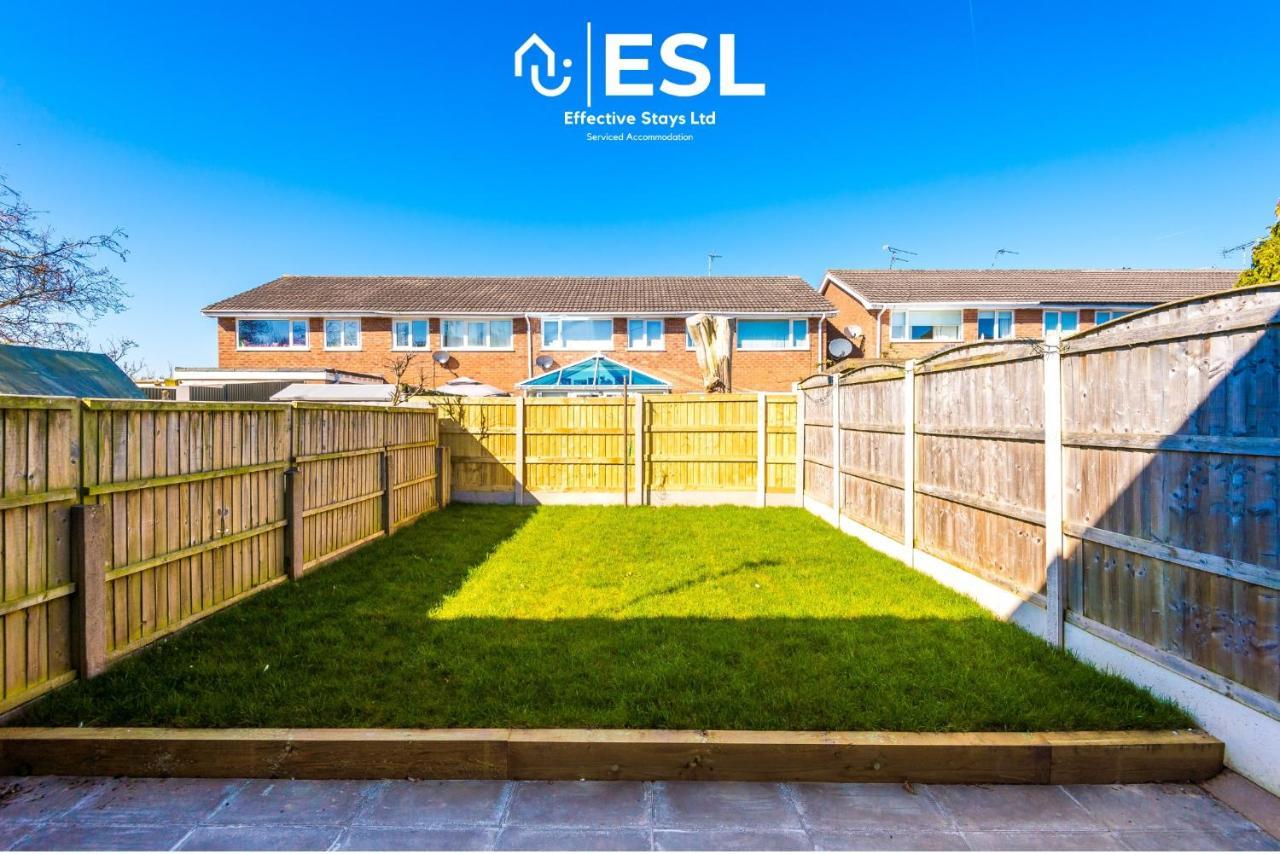 3 Bedroom House With Garden And Driveway Parking - Less Than 10 Mins From Chester City Centre エクステリア 写真