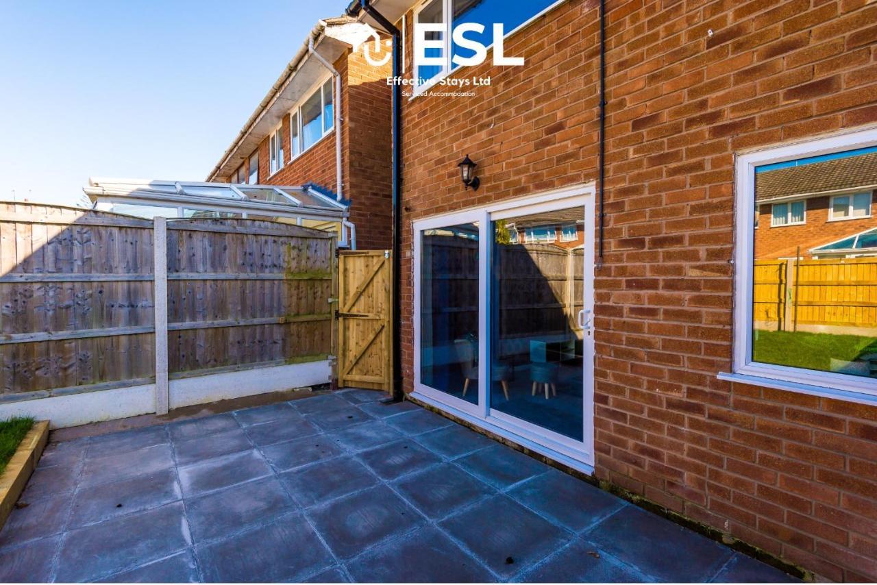 3 Bedroom House With Garden And Driveway Parking - Less Than 10 Mins From Chester City Centre エクステリア 写真