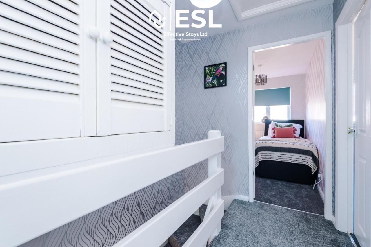 3 Bedroom House With Garden And Driveway Parking - Less Than 10 Mins From Chester City Centre エクステリア 写真