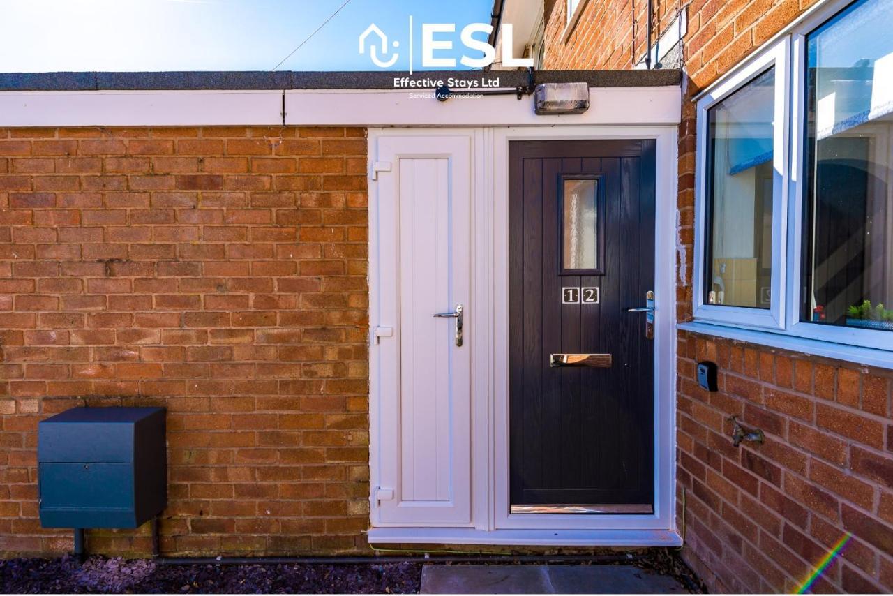 3 Bedroom House With Garden And Driveway Parking - Less Than 10 Mins From Chester City Centre エクステリア 写真