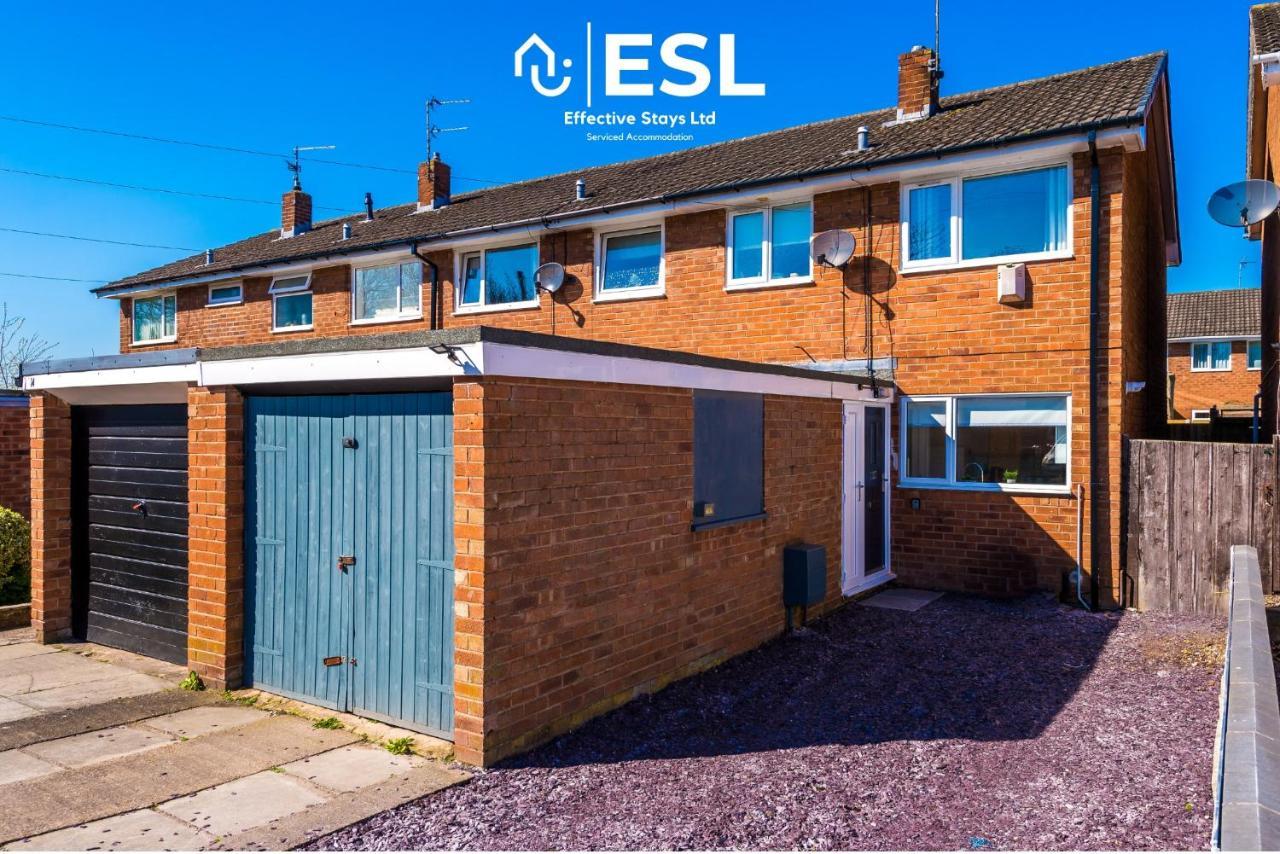 3 Bedroom House With Garden And Driveway Parking - Less Than 10 Mins From Chester City Centre エクステリア 写真